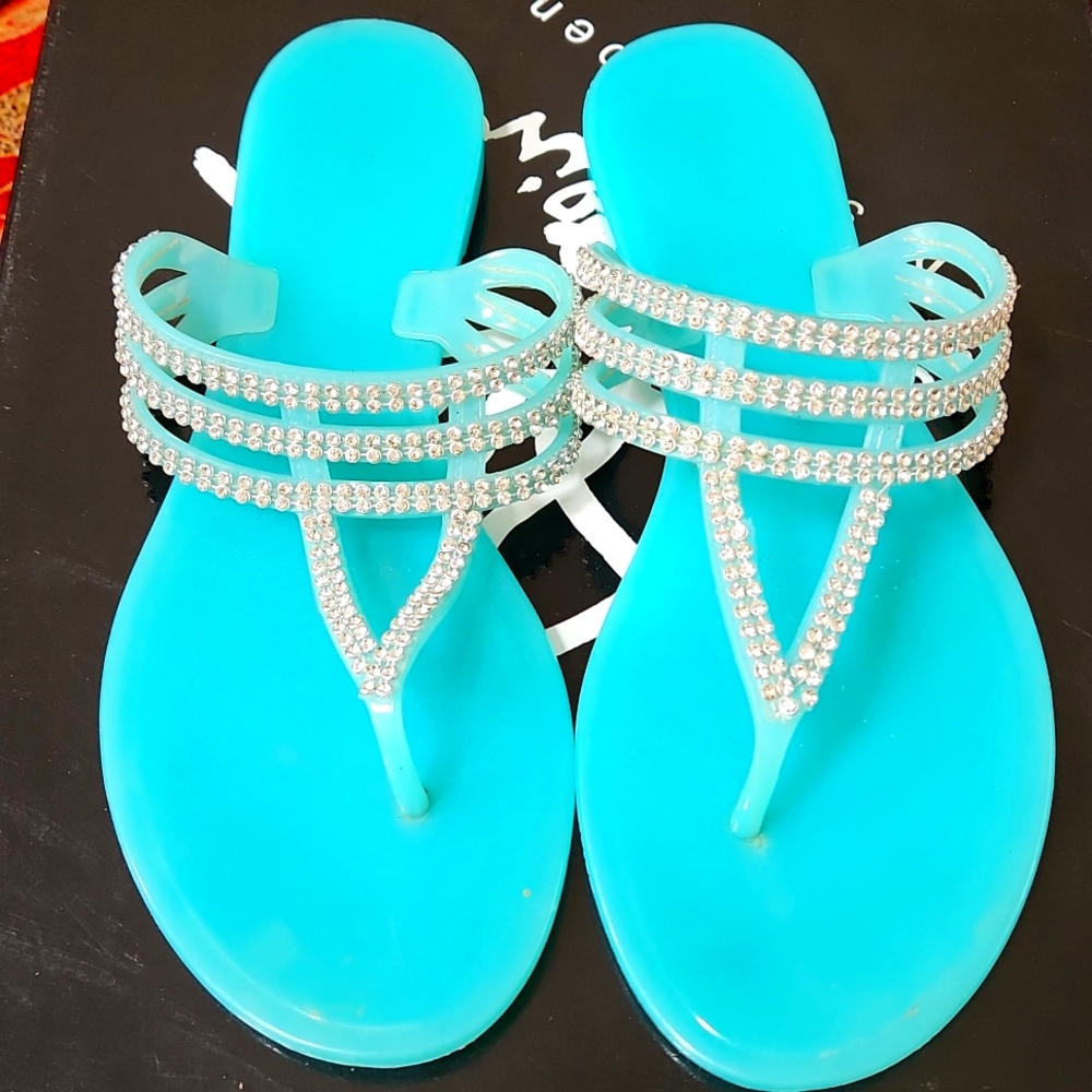 Qupid size 39 aqua sequined sandals